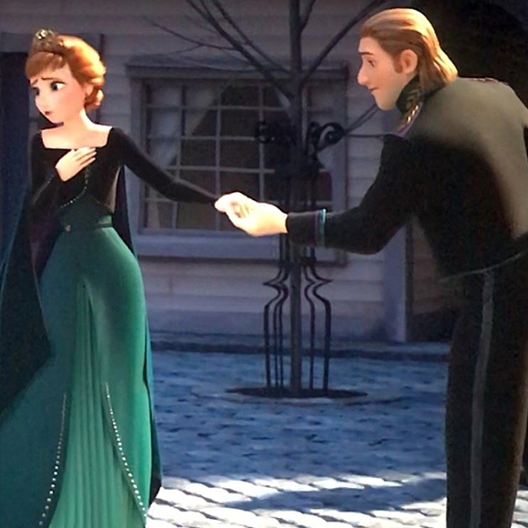 Disney Frozen 2 Queen Anna in Coronation Gown Christmas Ornament - Picture 14 of 15